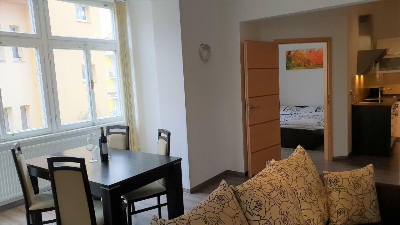 Villa Serena Κάρλοβι Βάρι Εξωτερικό φωτογραφία